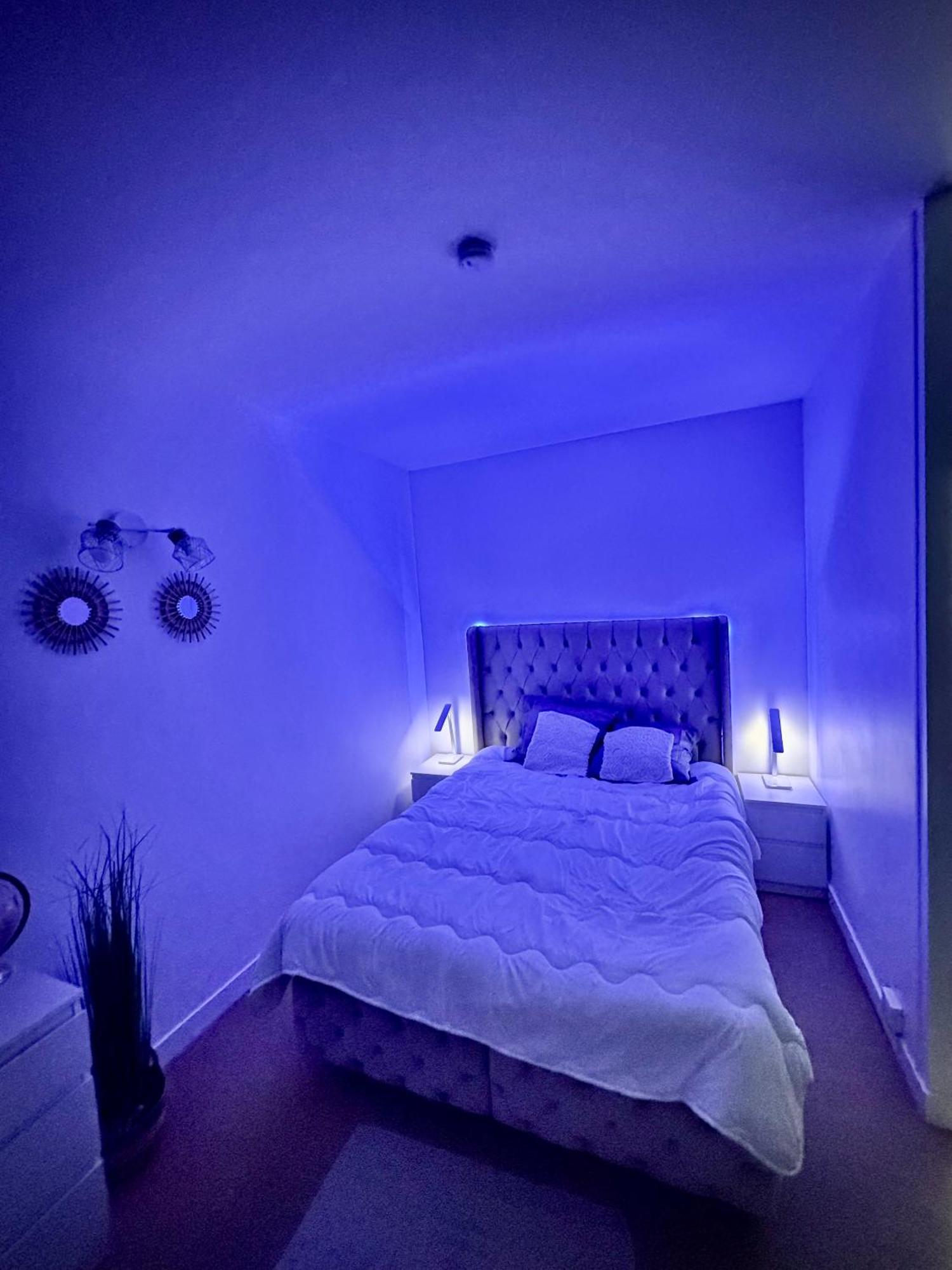 Appartement Avec Piscine Париж Екстериор снимка