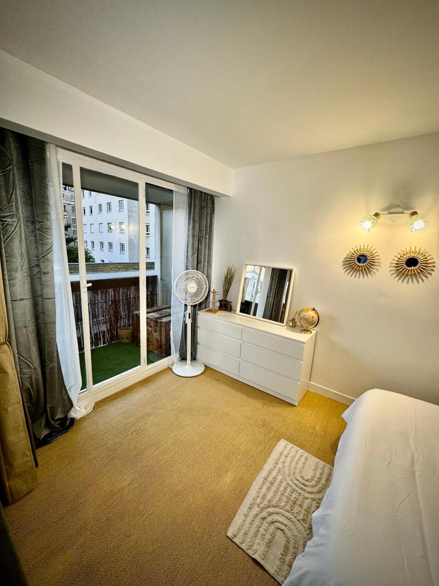 Appartement Avec Piscine Париж Екстериор снимка