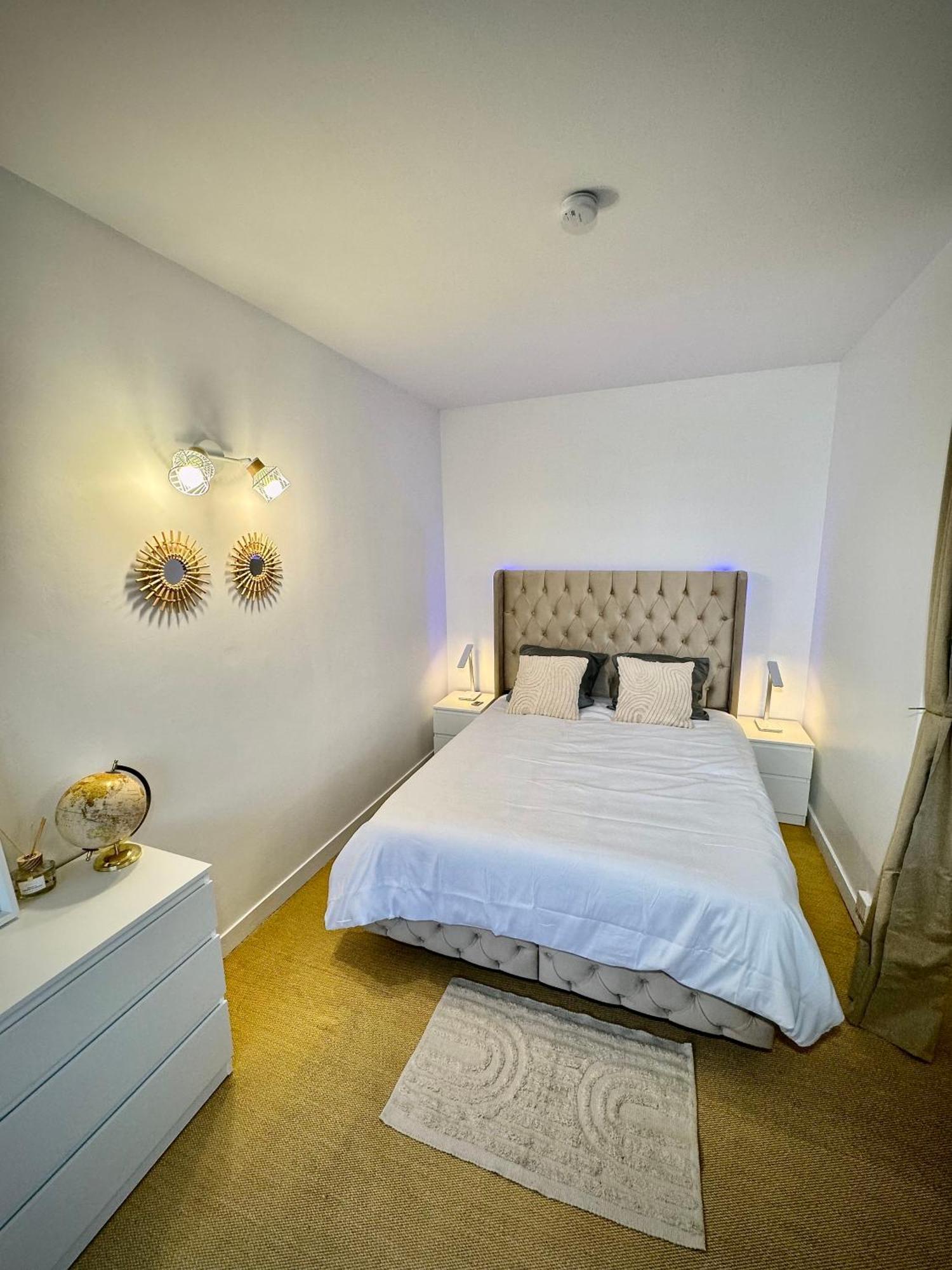 Appartement Avec Piscine Париж Екстериор снимка